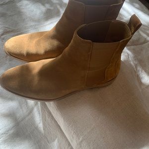 Everlane Suede Chelsea Boots - Size 10.5